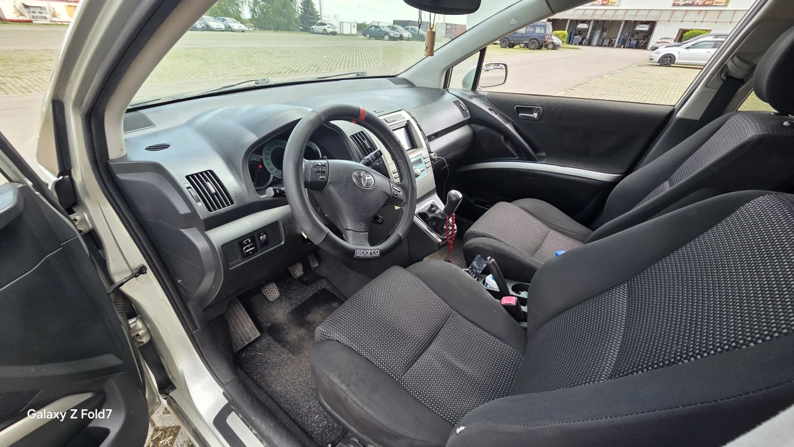 Toyota Corolla verso 2.2 d-cat, снимка 7 - Автомобили и джипове - 54508114