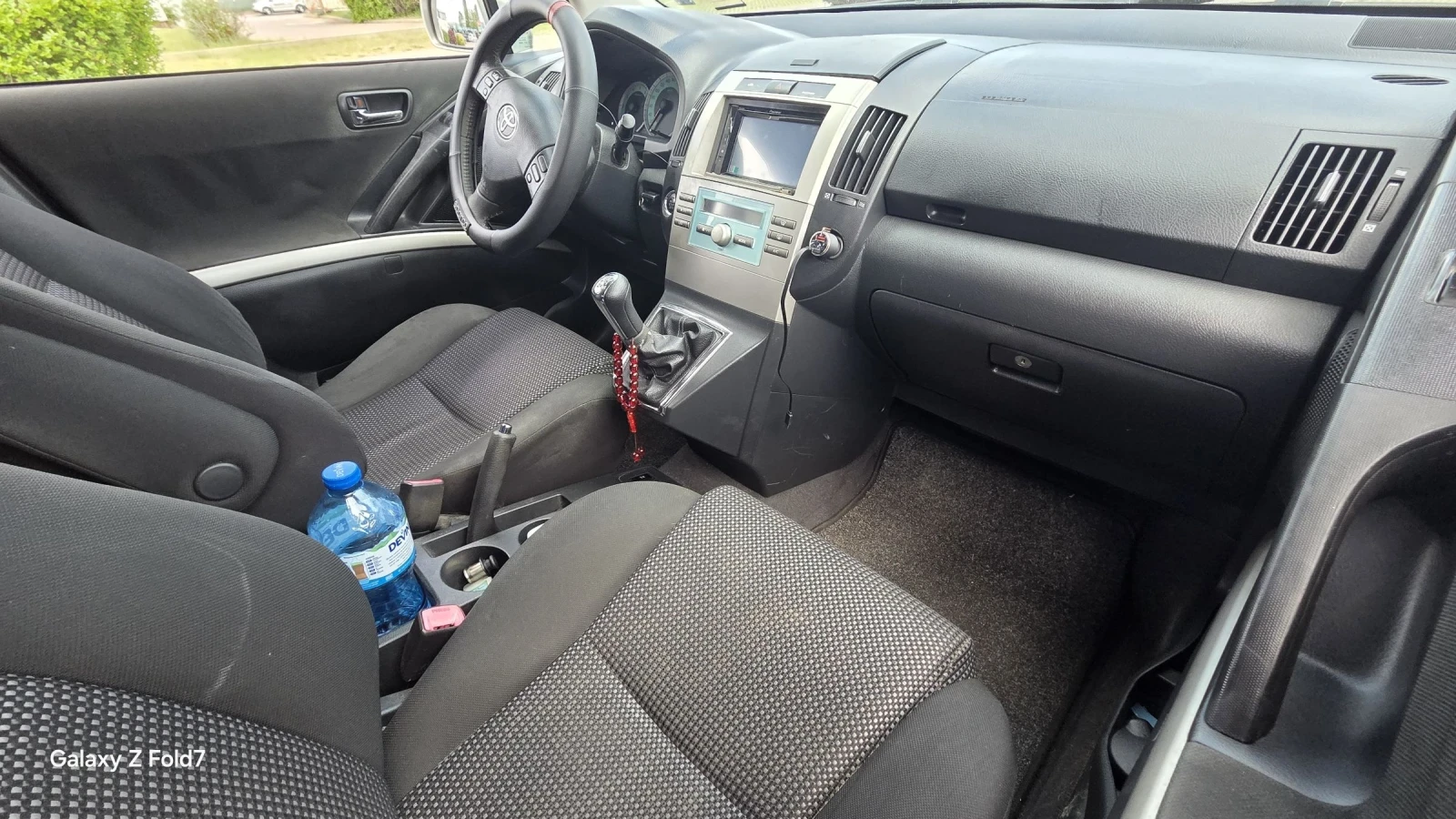 Toyota Corolla verso 2.2 d-cat, снимка 8 - Автомобили и джипове - 54508114