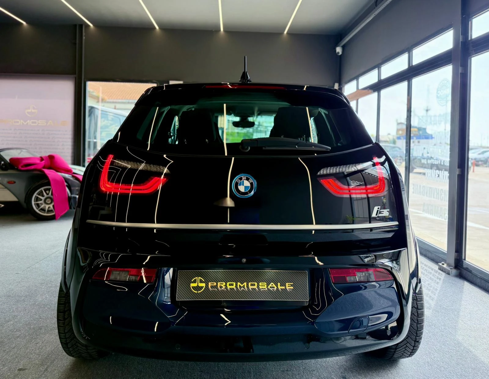 BMW i3 S* LED* PPF* Подгрев* Лизинг, снимка 5 - Автомобили и джипове - 54525530