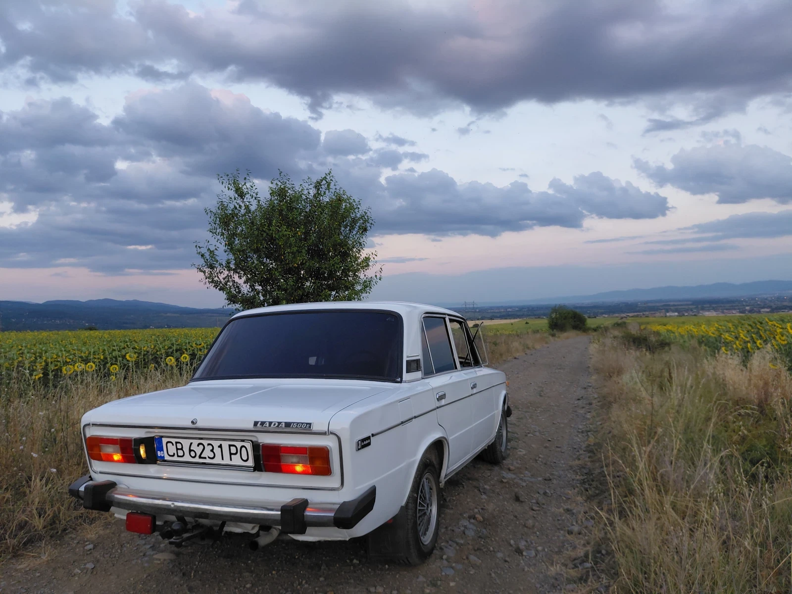 Lada 1600 Уникат, снимка 2 - Автомобили и джипове - 54734437