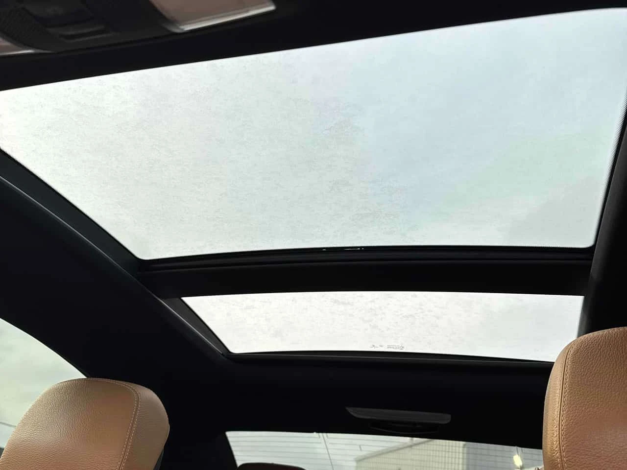 Mercedes-Benz E 400  | DISTRONIC | 360 | PANO | NAVI | LED , снимка 9 - Автомобили и джипове - 54736453