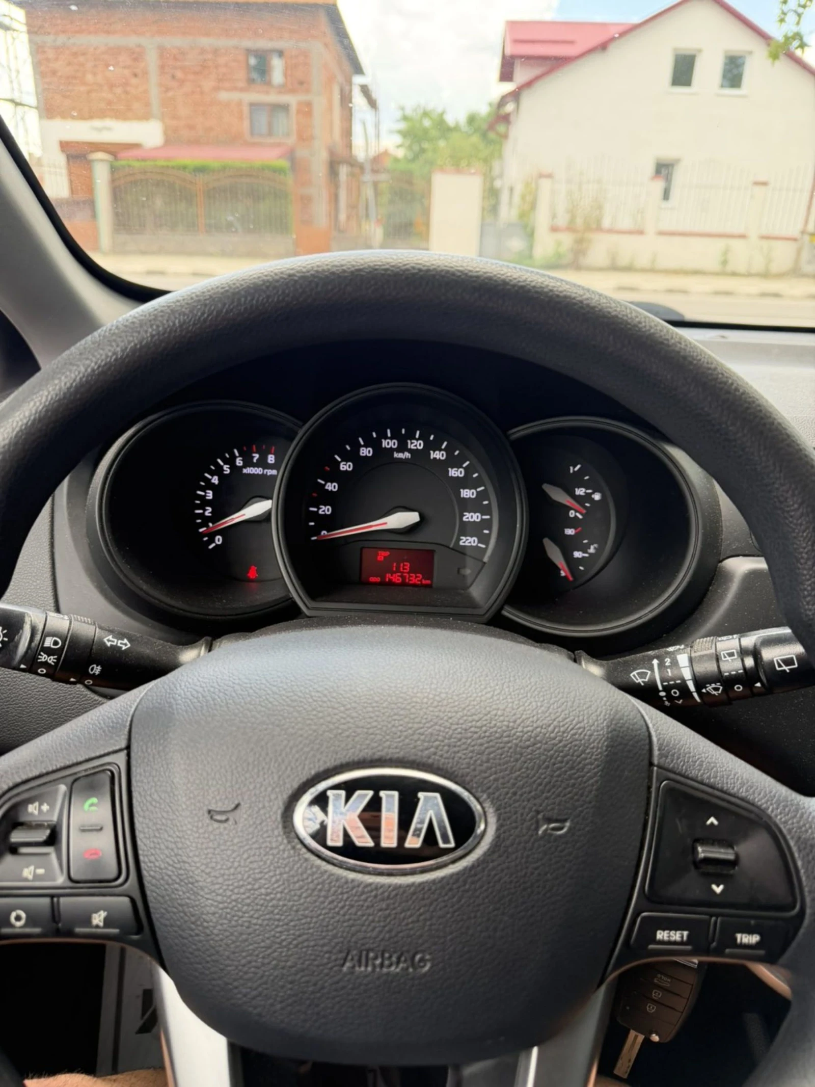 Kia Rio, снимка 14 - Автомобили и джипове - 55021836