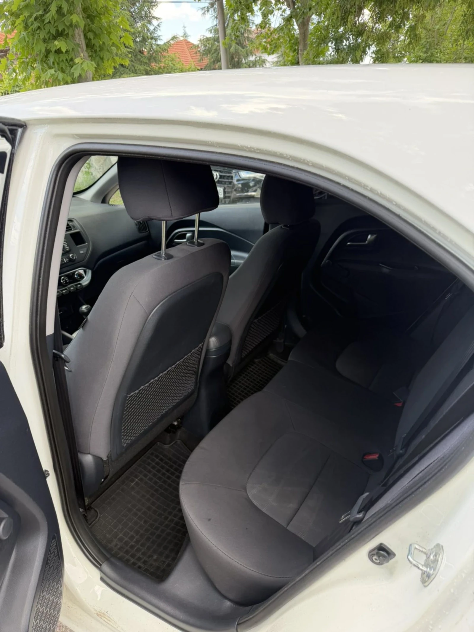 Kia Rio, снимка 12 - Автомобили и джипове - 55021836