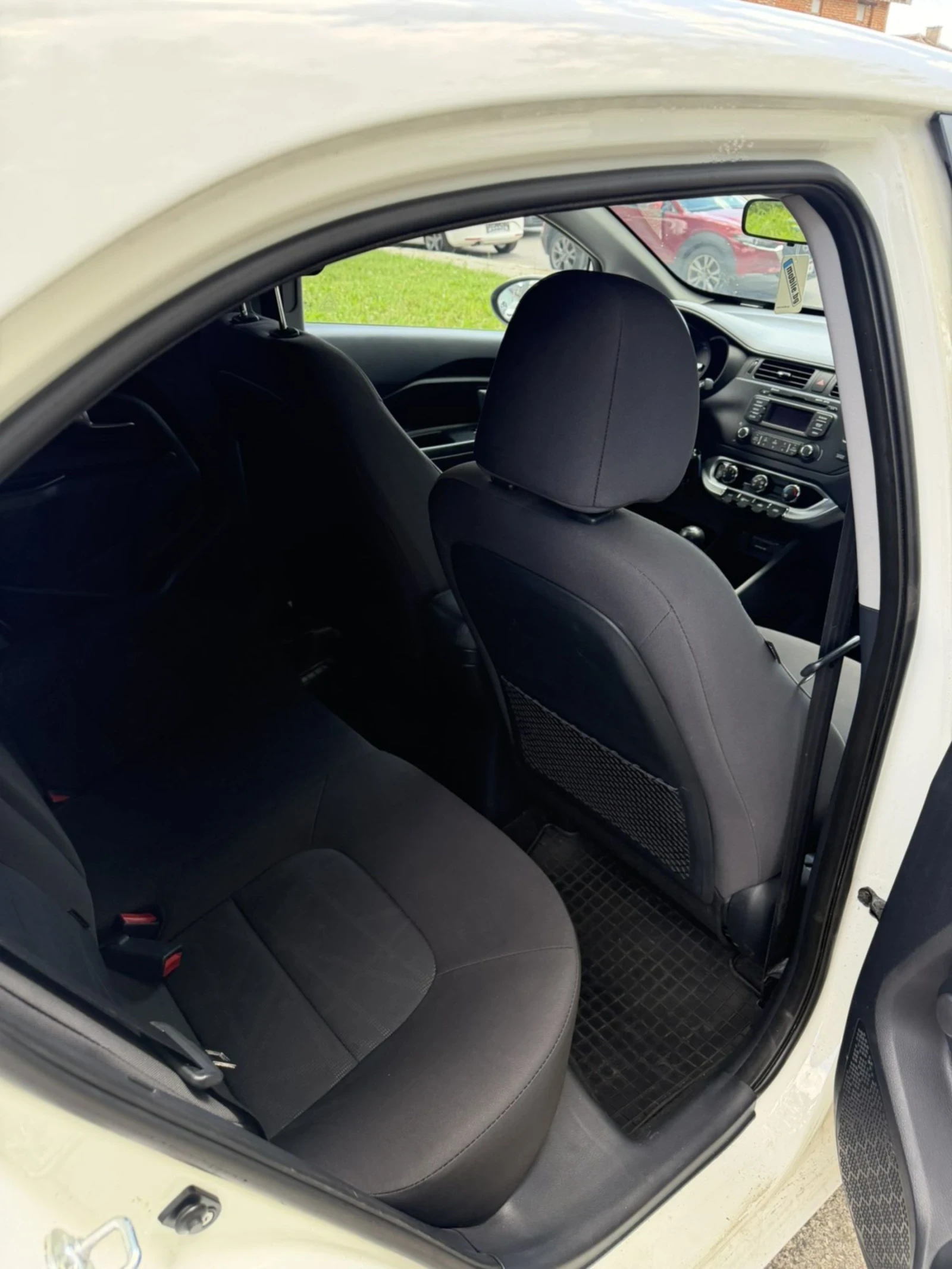Kia Rio, снимка 13 - Автомобили и джипове - 55021836