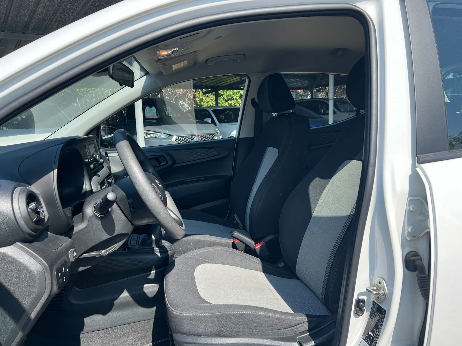Hyundai I10 1.0 Gas 5MT 67 hp, снимка 9 - Автомобили и джипове - 55914512