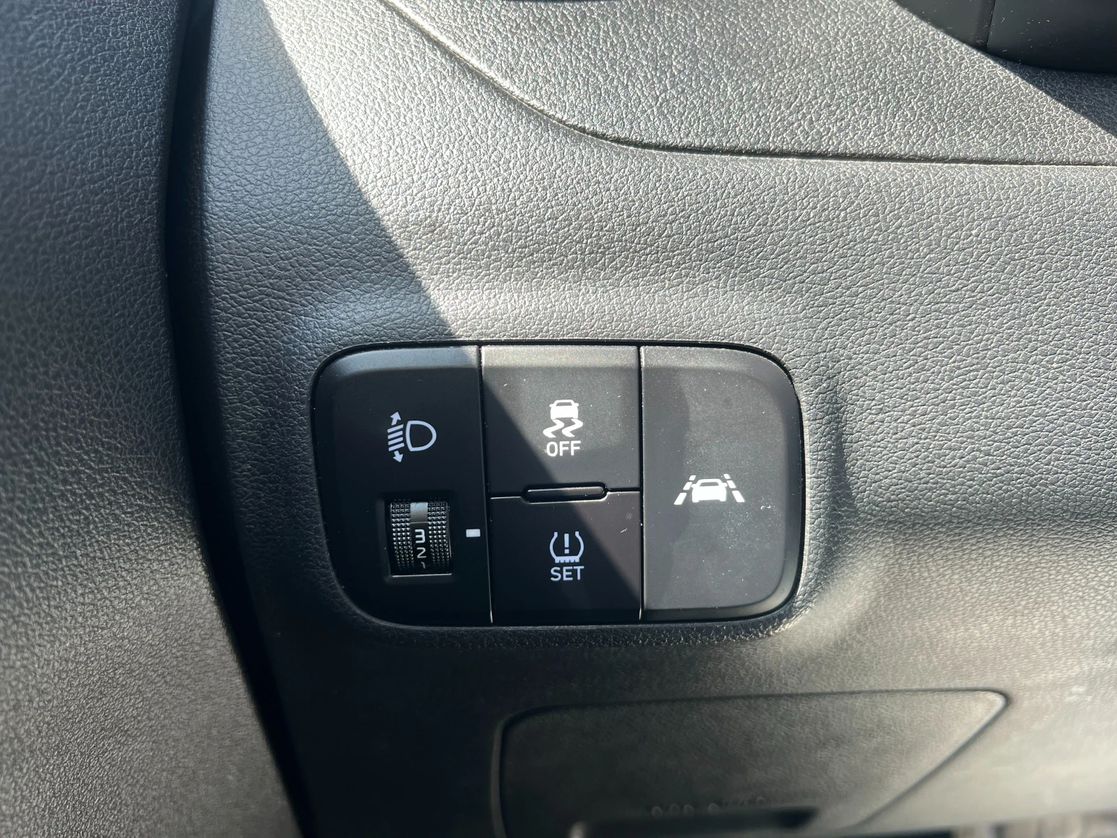 Hyundai I10 1.0 Gas 5MT 67 hp, снимка 11 - Автомобили и джипове - 55914512