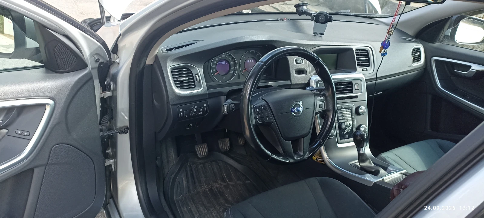 Volvo V60 V60, снимка 16 - Автомобили и джипове - 56209378