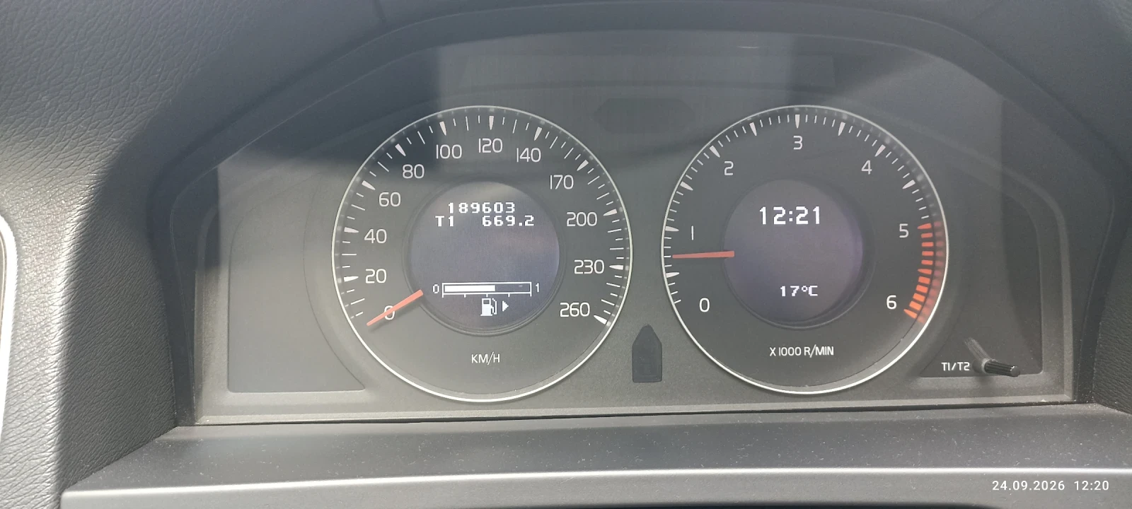Volvo V60 V60, снимка 15 - Автомобили и джипове - 56209378