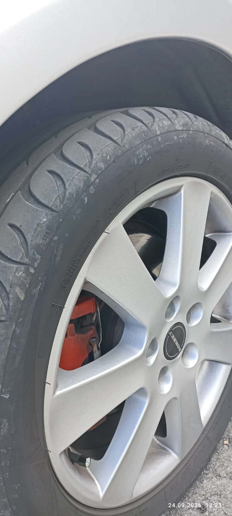 Volvo V60 Комби , снимка 17 - Автомобили и джипове - 56209378