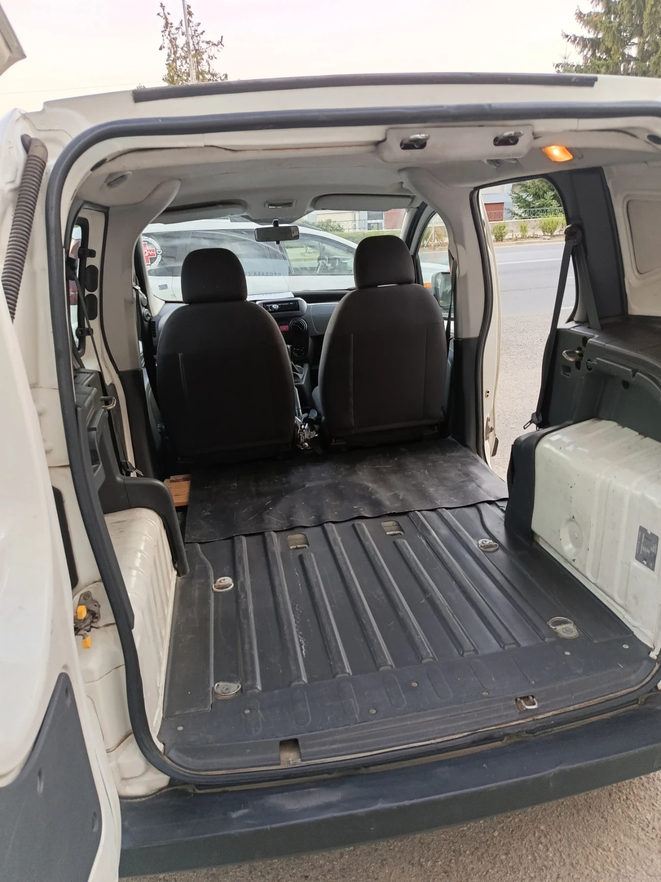 Citroen Nemo Леко товарен, снимка 3 - Автомобили и джипове - 56260640