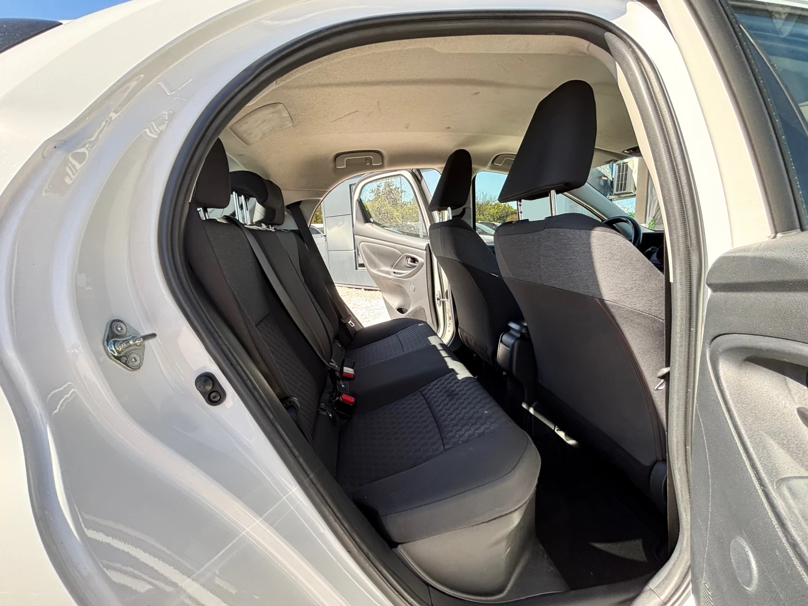 Toyota Yaris 1.5i/HYBRID/NAVI/������/���� 6  | Mobile.bg � ����������� 13