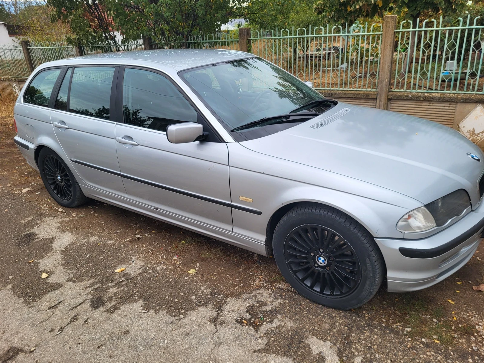 BMW 330, снимка 2 - Автомобили и джипове - 56453323