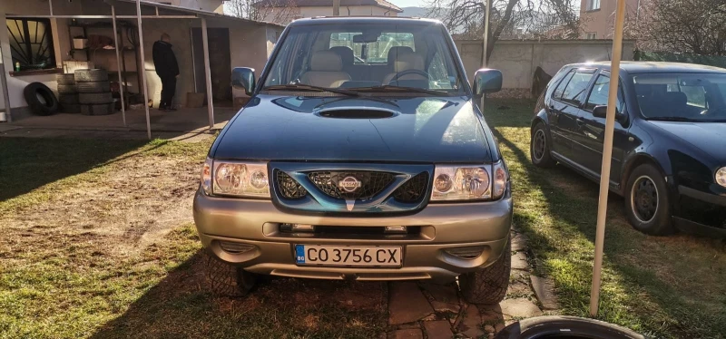 Nissan Terrano, снимка 1 - Автомобили и джипове - 48405242