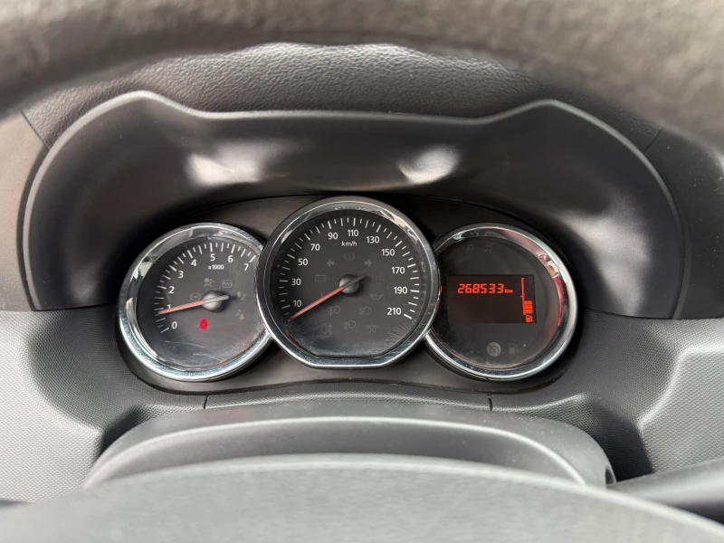 Dacia Duster 1.6 LPG, снимка 13 - Автомобили и джипове - 51201428
