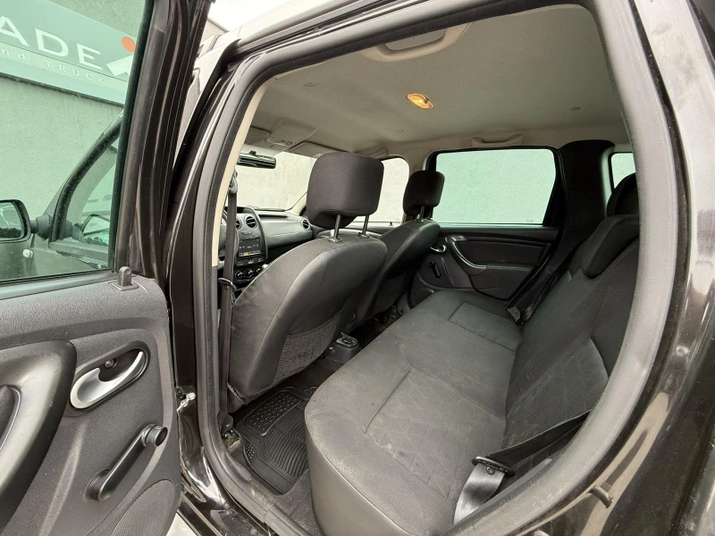 Dacia Duster 1.6 LPG, снимка 16 - Автомобили и джипове - 51201428