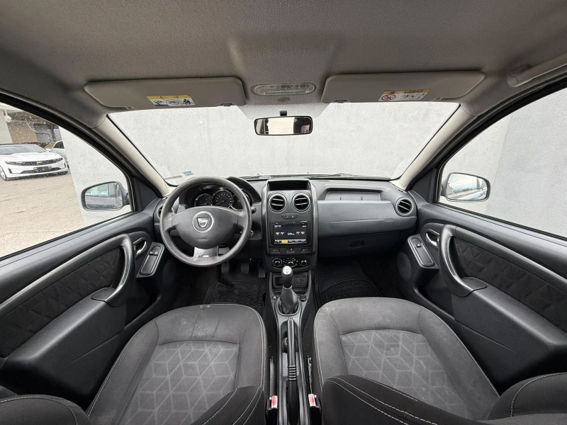 Dacia Duster 1.6 LPG, снимка 11 - Автомобили и джипове - 51201428