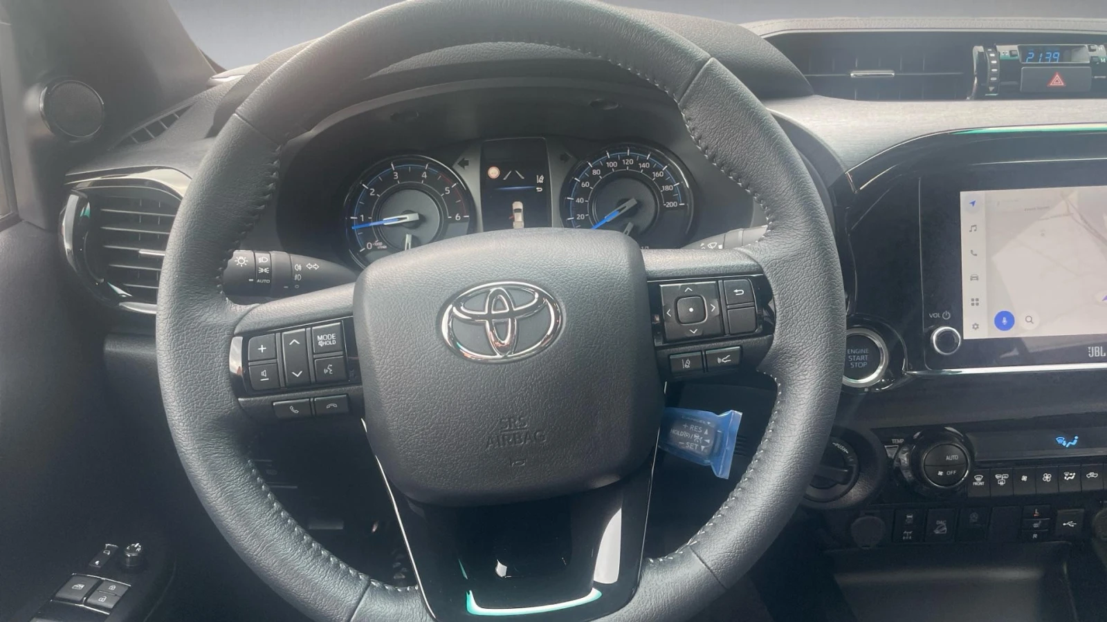 Toyota Hilux INVINCIBLE JBL 48V 2.8, Месечна вноска от 647 лв. - изображение 9