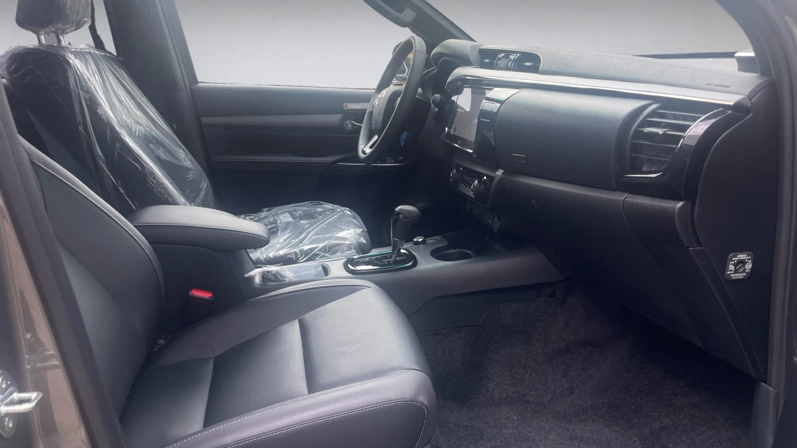 Toyota Hilux INVINCIBLE JBL 48V 2.8, Месечна вноска от 647 лв. - изображение 6