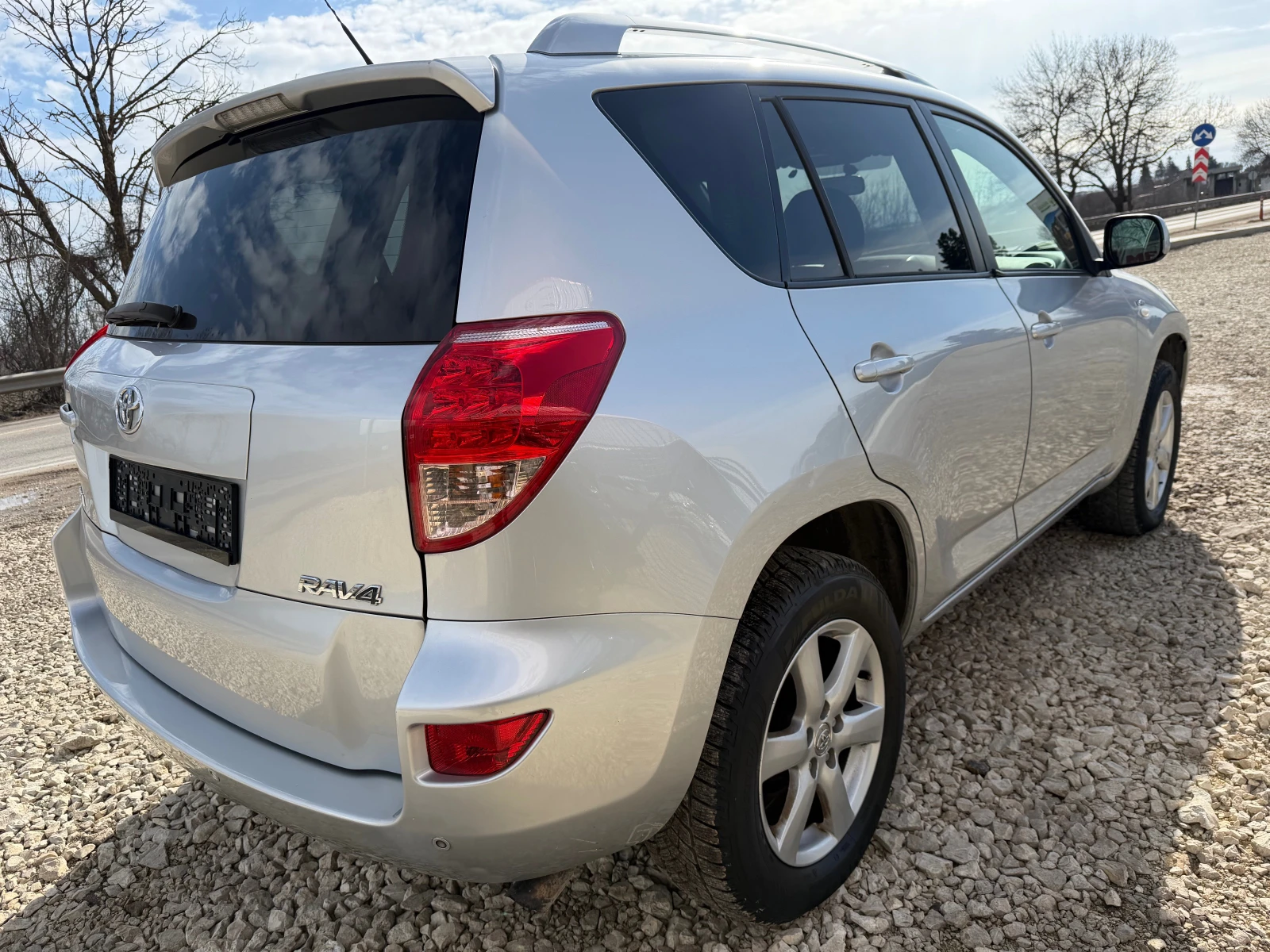 Toyota Rav4 2.2 D4D/136p.s-4x4!!! - изображение 3