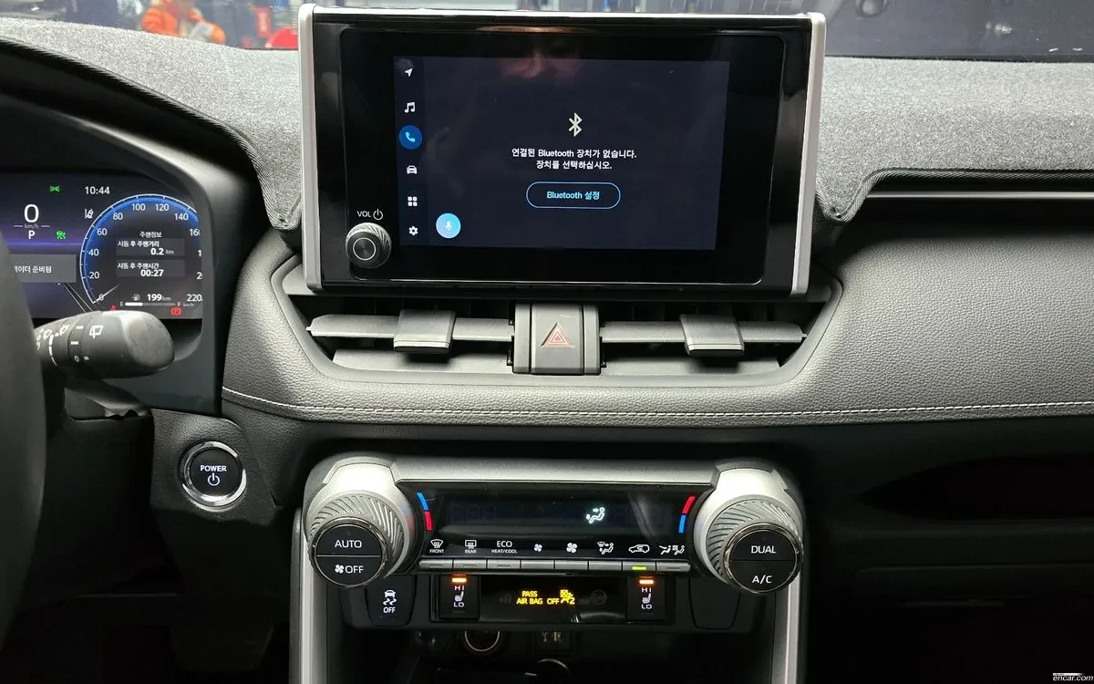 Toyota Rav4 XLE 5th Gen. 2.5 2WD Hybrid , снимка 13 - Автомобили и джипове - 54700942