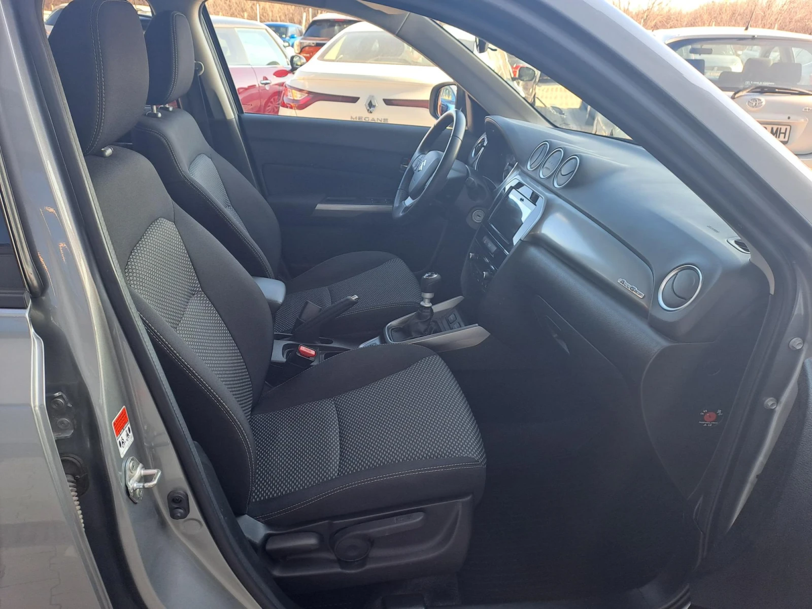 Suzuki Vitara 1.4 GL+ MHEV Booster Jet 4X4, снимка 14 - Автомобили и джипове - 54759564