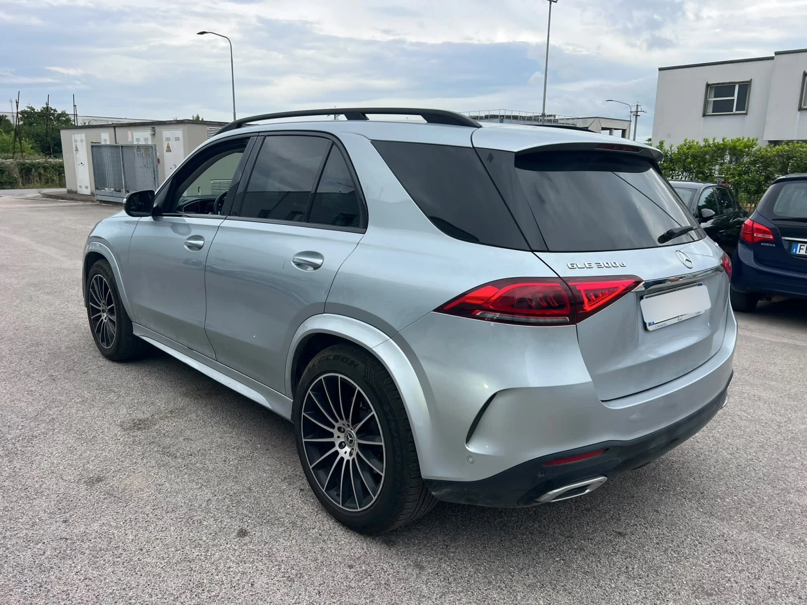 Mercedes-Benz GLE 300 d 4Matic Mild Hybrid Premium Plus, снимка 4 - Автомобили и джипове - 54902762