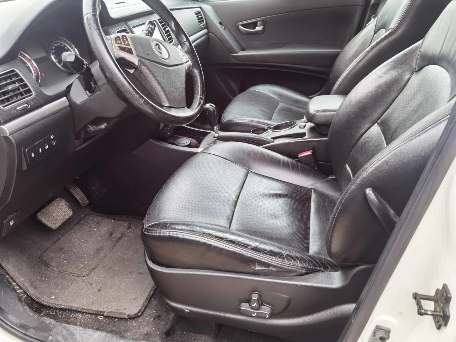 SsangYong Korando 2.0D, снимка 6 - Автомобили и джипове - 55104451