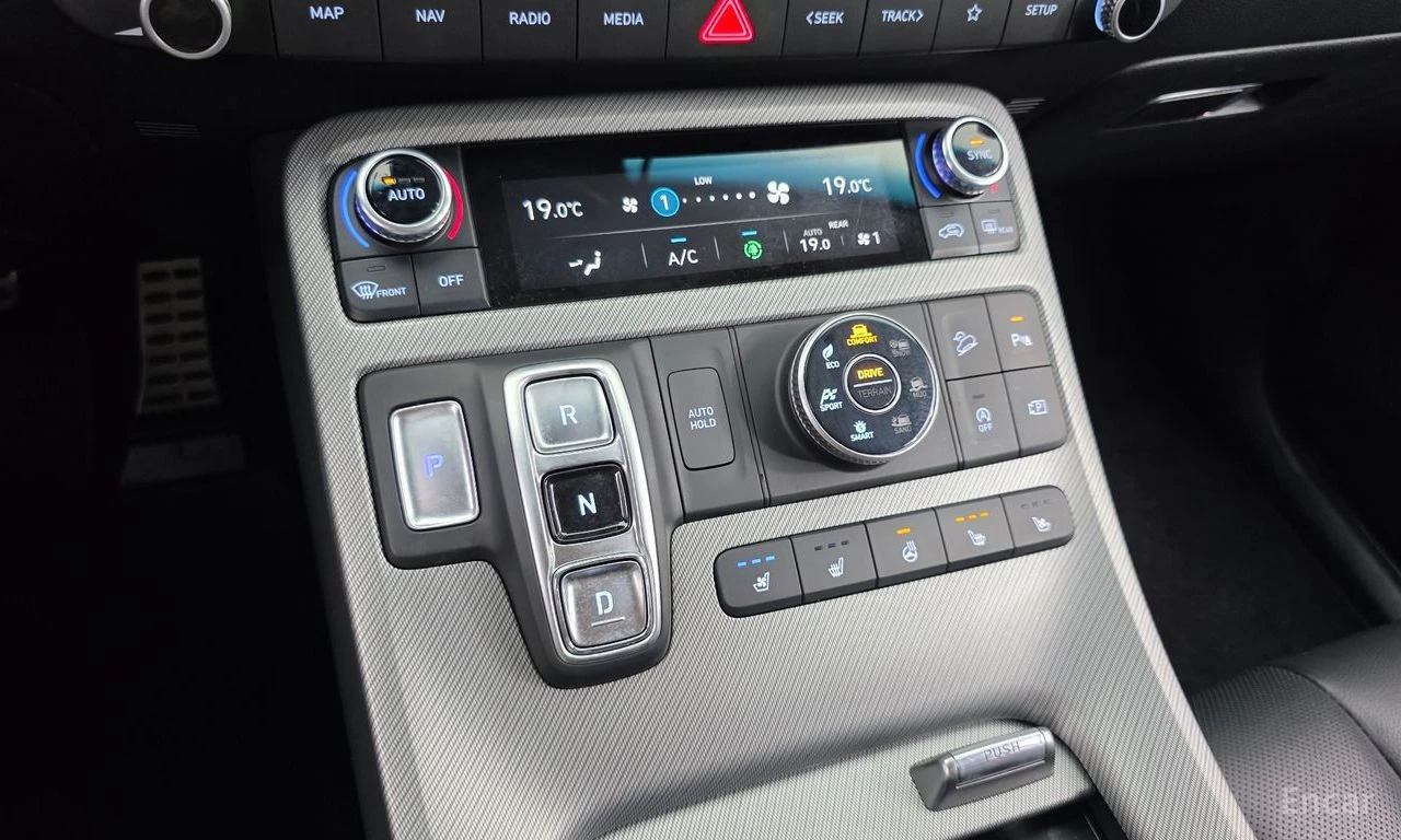 Hyundai Palisade 3.8* 4X4* PRESTIGE* DISTRONIC* ОБДУХ* КРАЙНА ЦЕНА, снимка 14 - Автомобили и джипове - 55995928