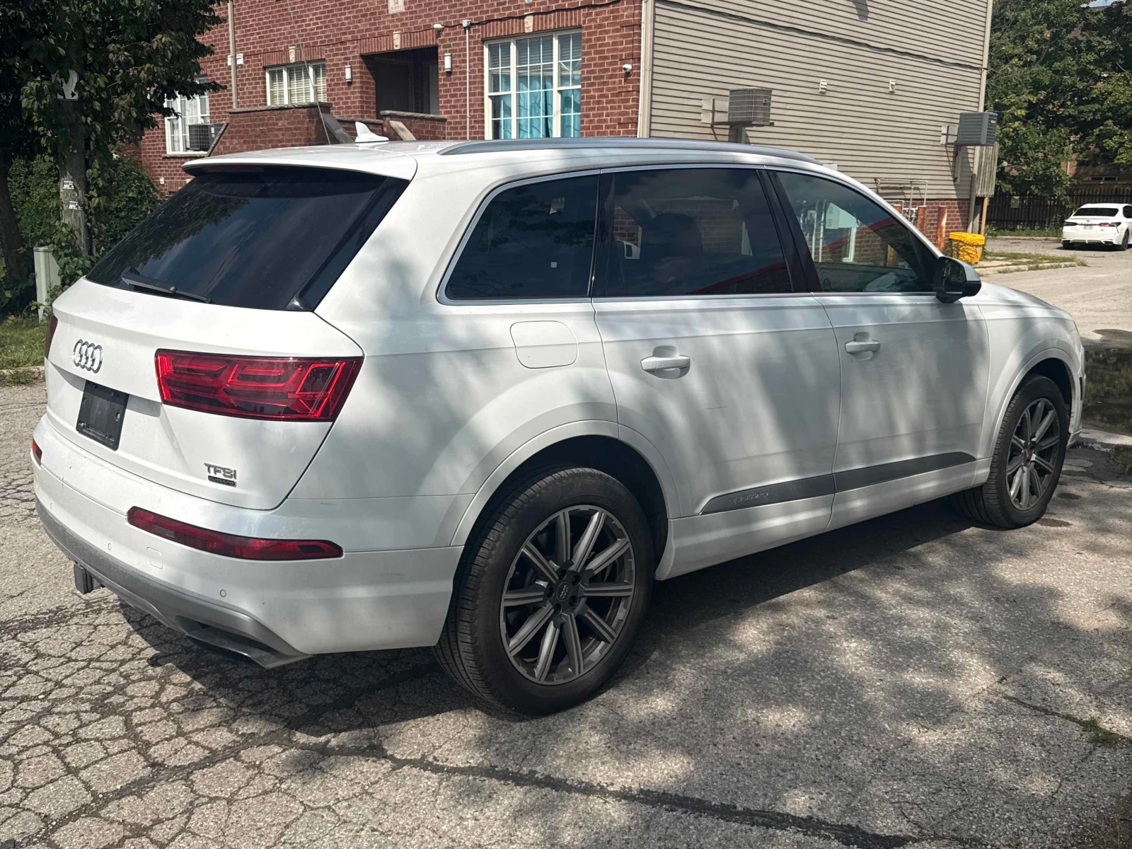 Audi Q7  TECHNIK / DISTRONIC / 360 / PANORAMA / ОБДУХВАНЕ , снимка 3 - Автомобили и джипове - 56070338