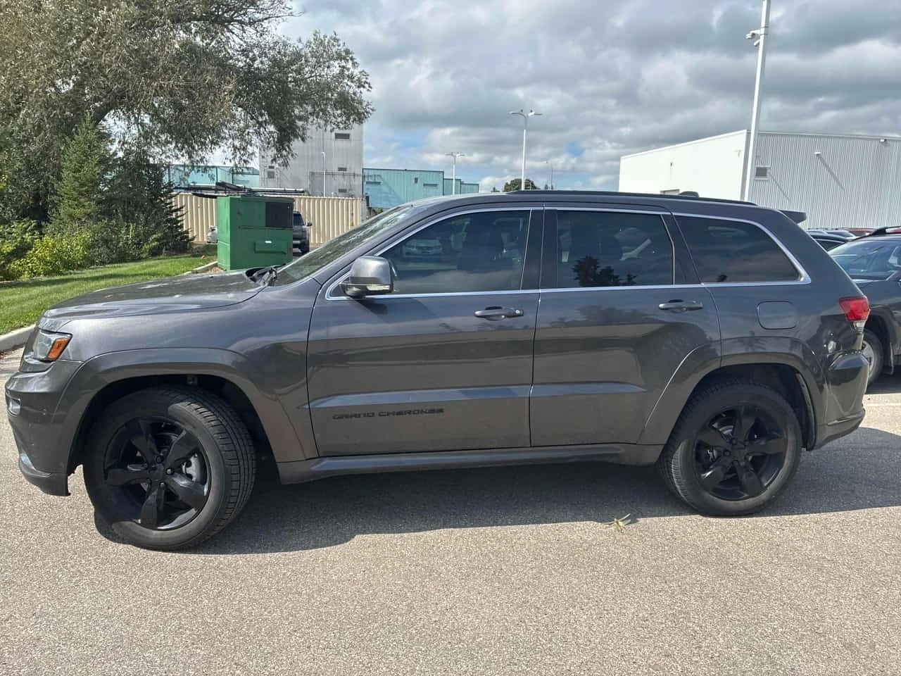 Jeep Grand cherokee Overland/CARFAX/ДИСТРОНИК/ПАНО/ПОДГРЕВ/КЛИП/, снимка 2 - Автомобили и джипове - 56185963