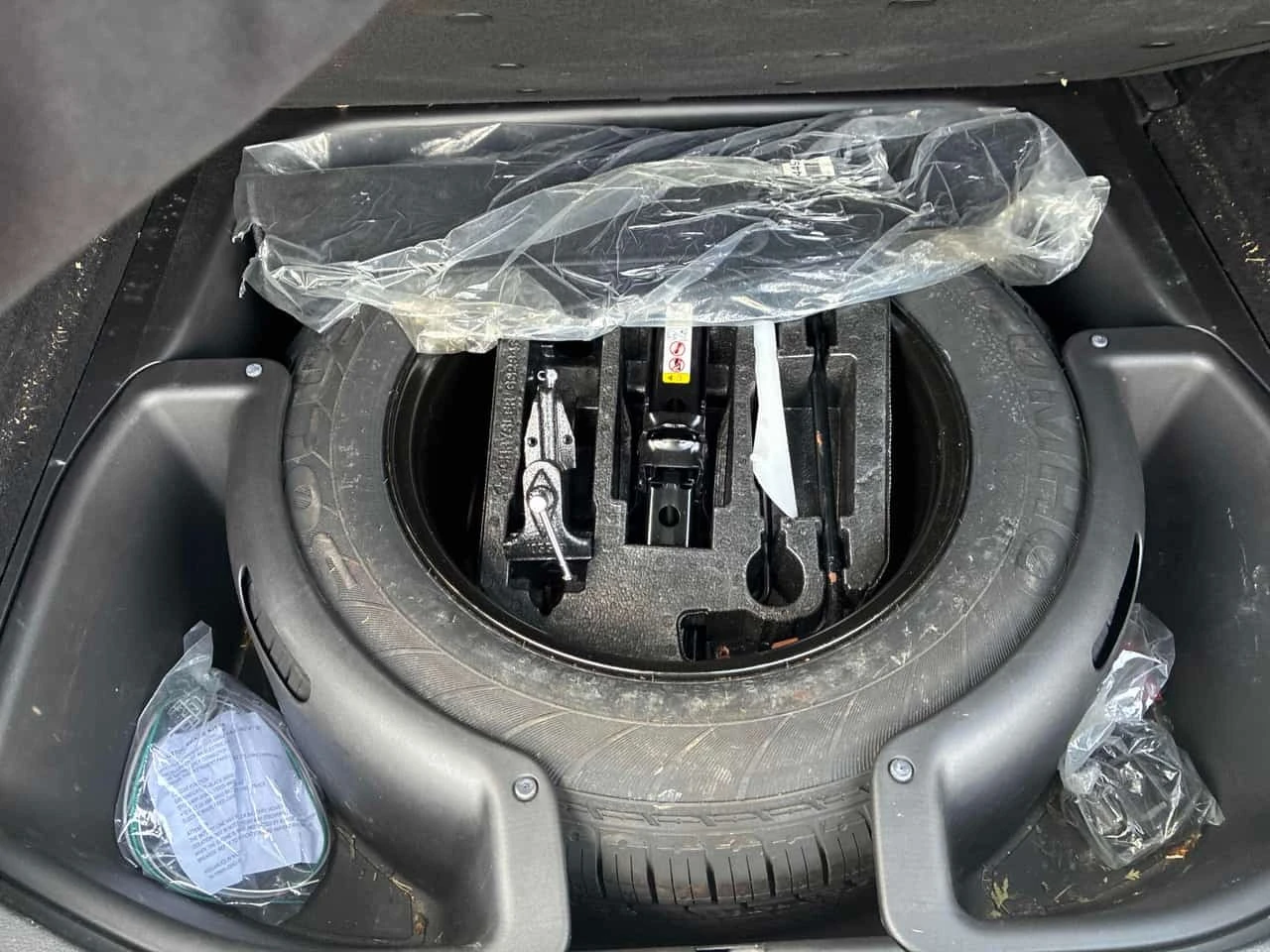 Jeep Grand cherokee Overland/CARFAX/ДИСТРОНИК/ПАНО/ПОДГРЕВ/КЛИП/, снимка 14 - Автомобили и джипове - 56185963