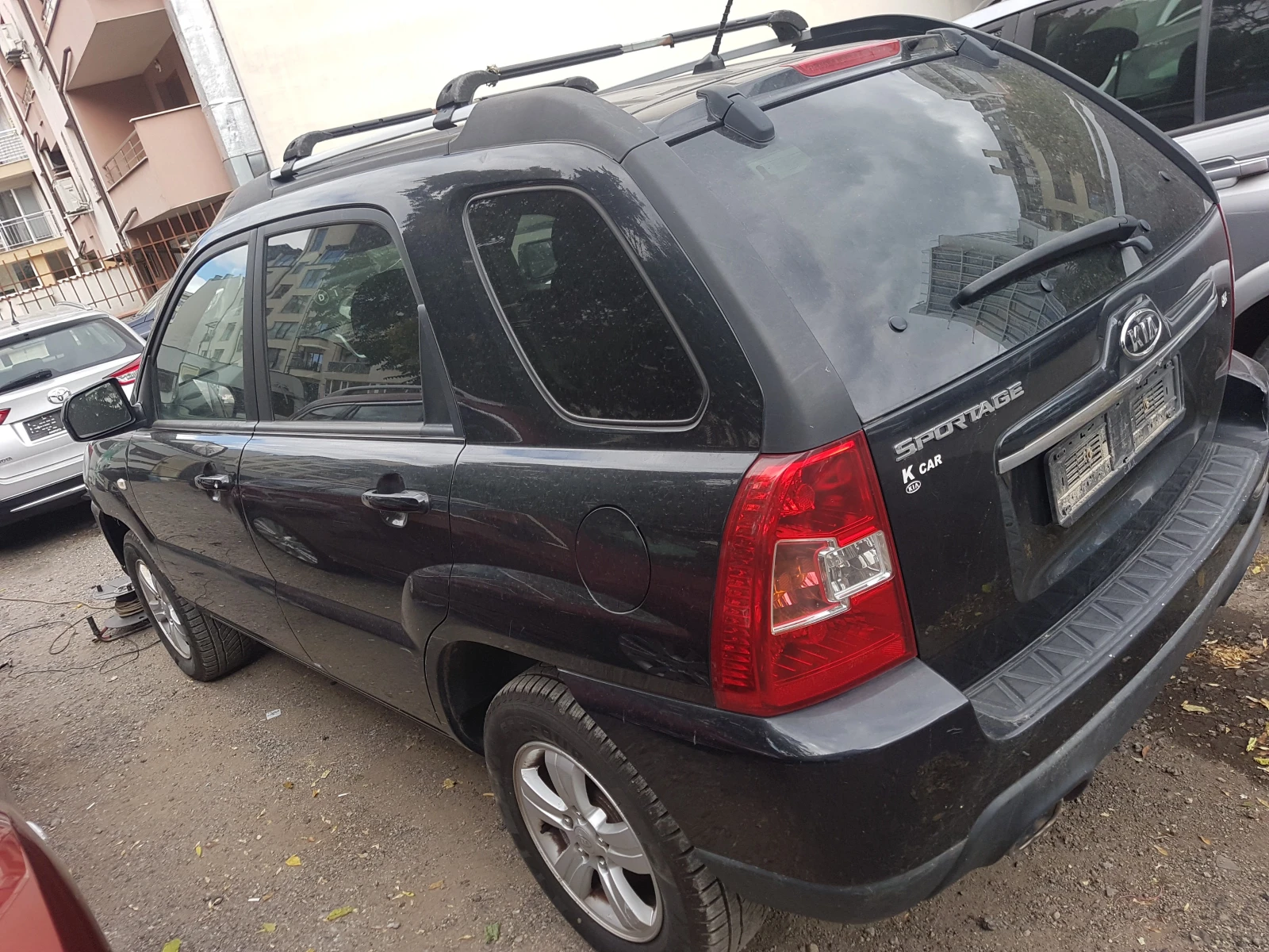 Kia Sportage 2.0i, снимка 3 - Автомобили и джипове - 56211111