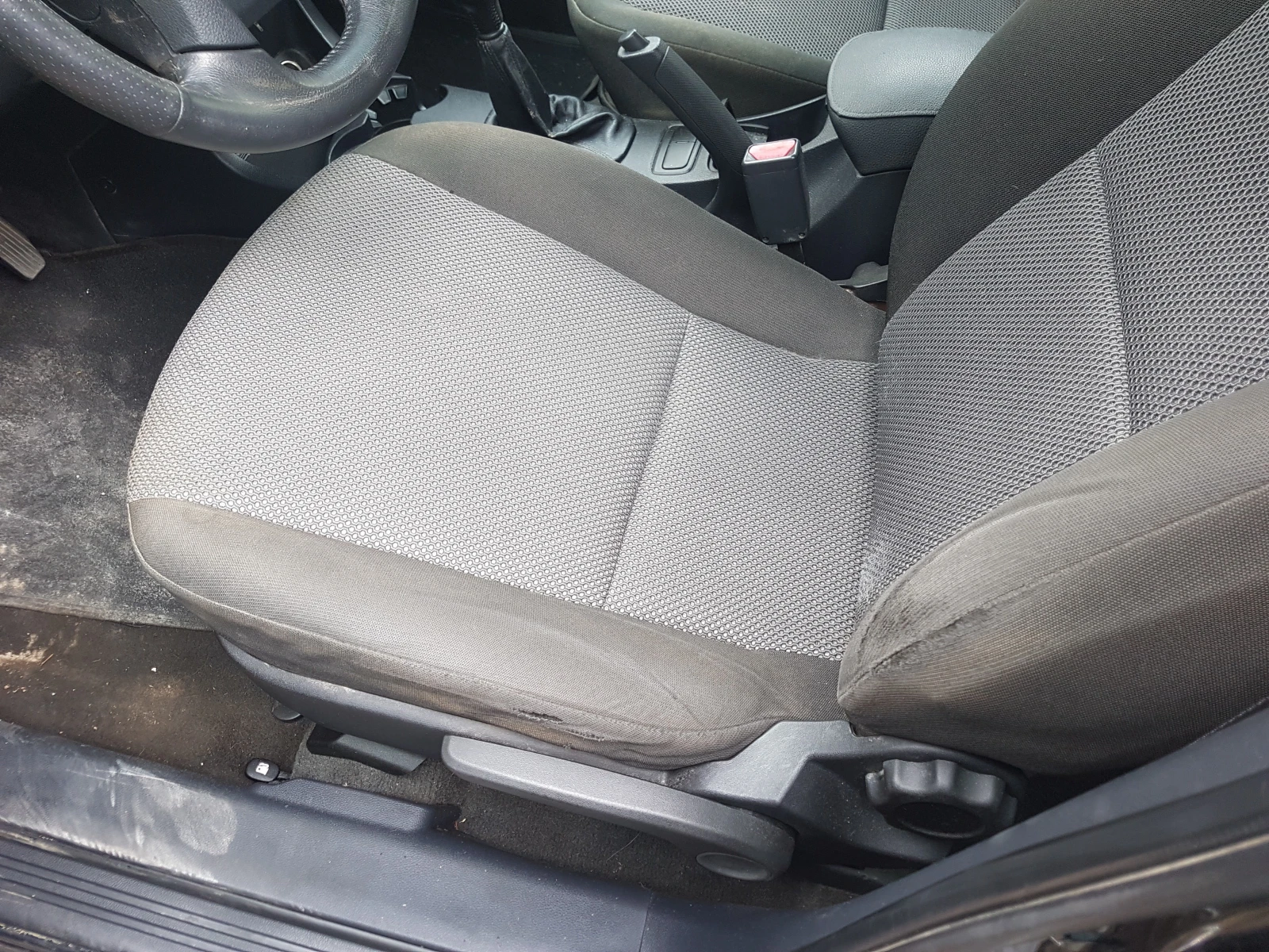 Kia Sportage 2.0i, снимка 5 - Автомобили и джипове - 56211111