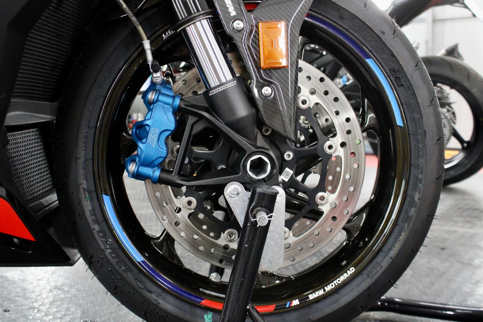 BMW M 1000R Carbon/Competition  - изображение 8