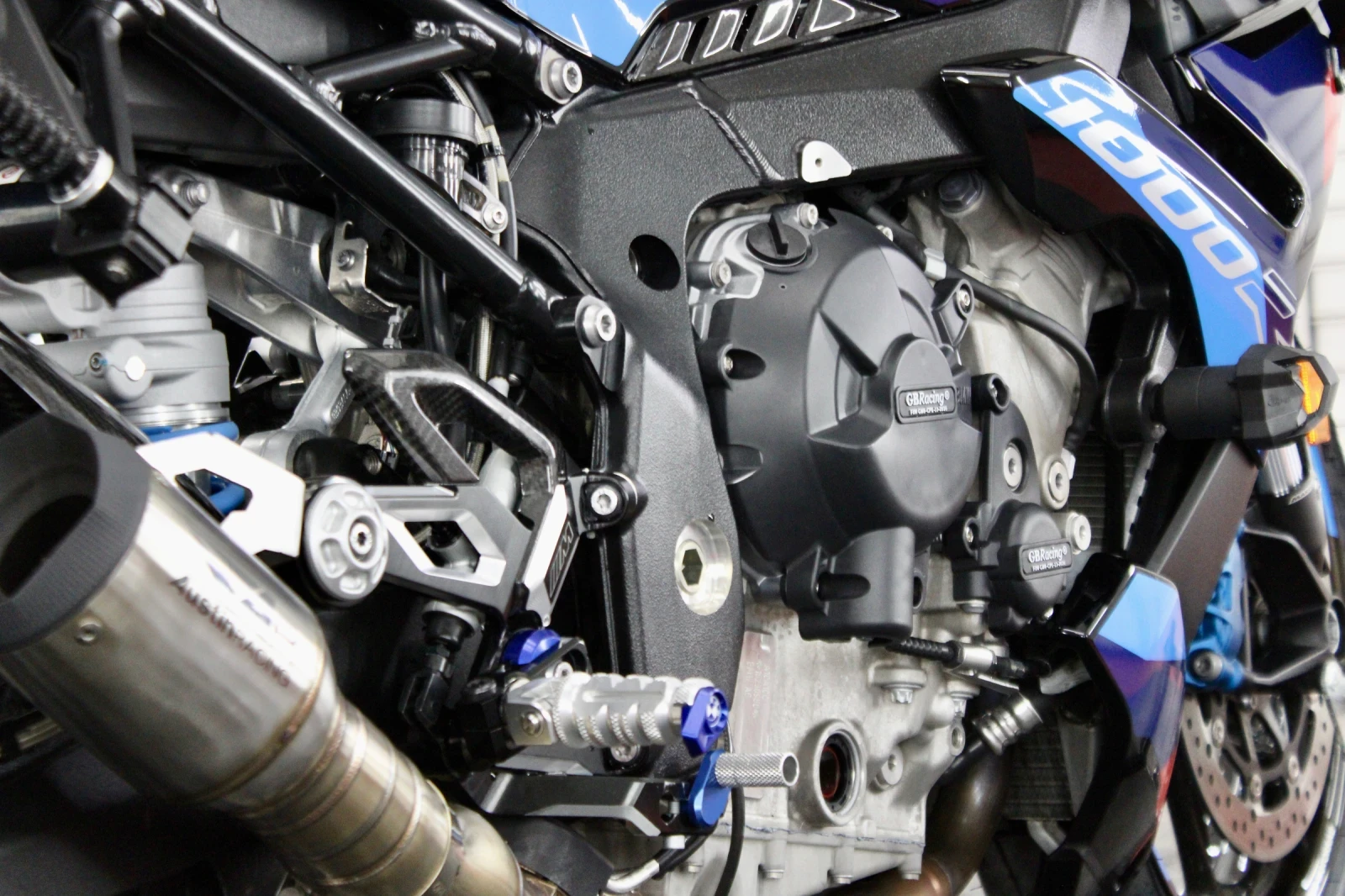 BMW M 1000R Carbon/Competition  | Mobile.bg   14