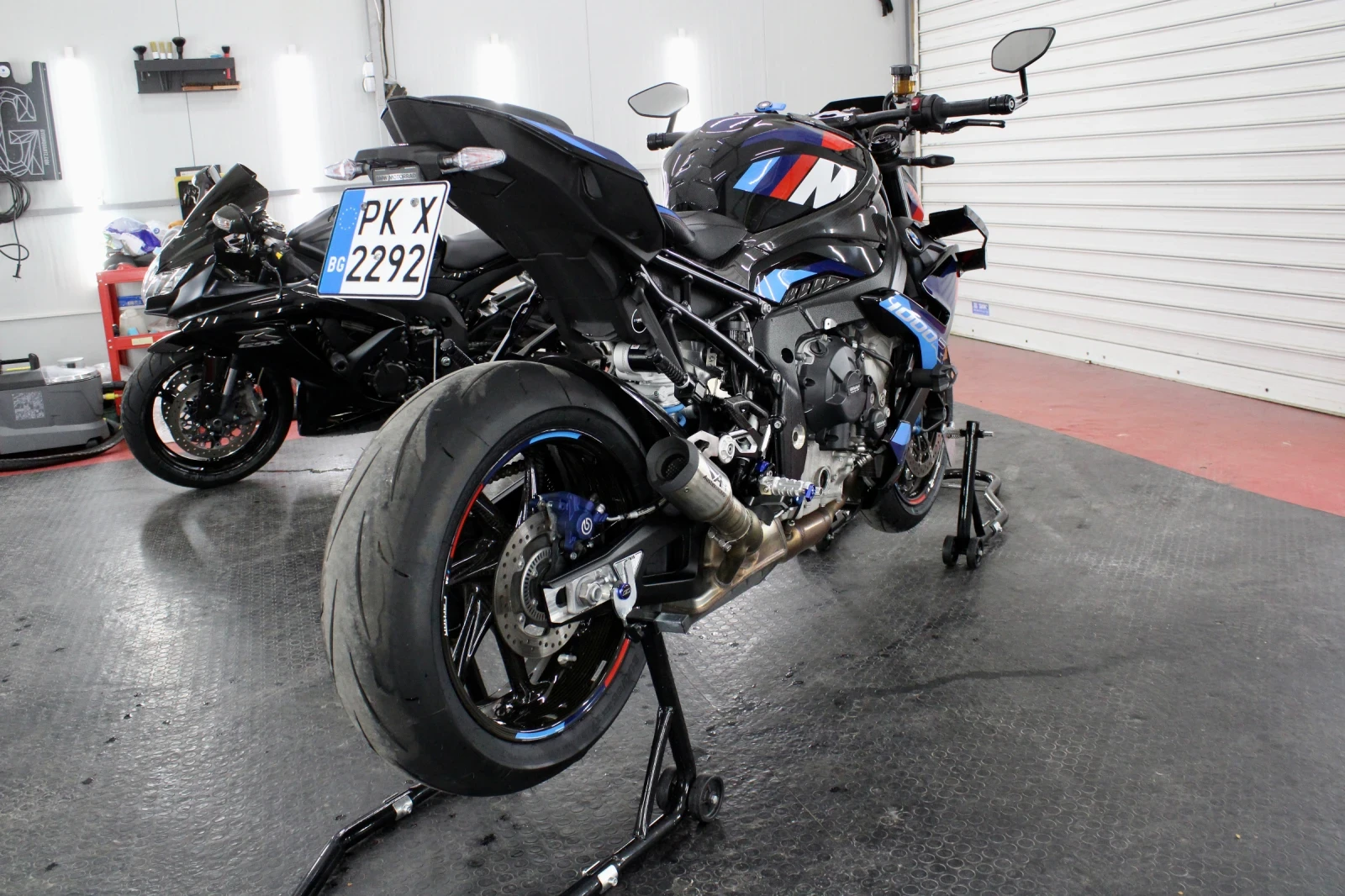 BMW M 1000R Carbon/Competition  - изображение 2