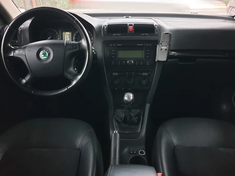 Skoda Octavia 1.8 turbo, снимка 11 - Автомобили и джипове - 47632654