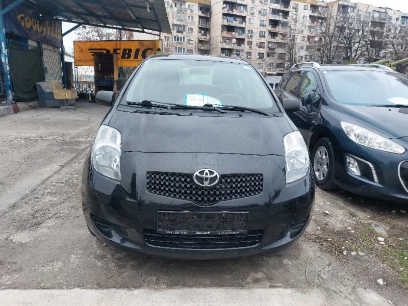 Toyota Yaris  бензин Отлична , снимка 3 - Автомобили и джипове - 48412278