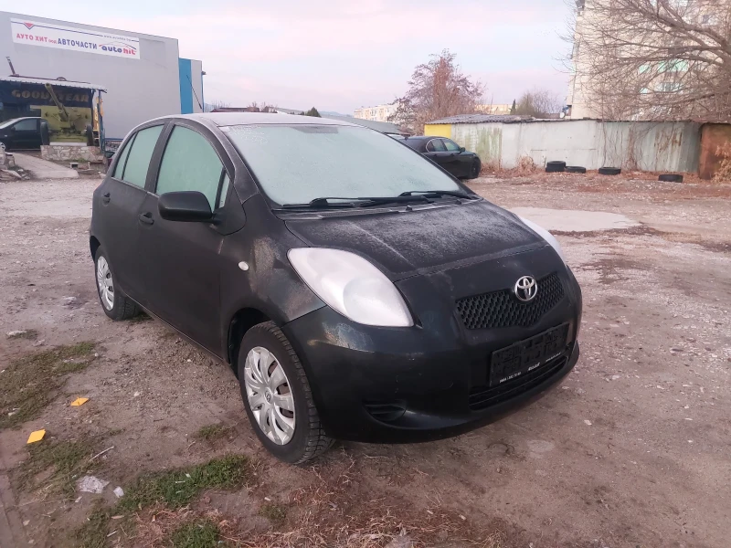 Toyota Yaris 1.0 бензин , снимка 6 - Автомобили и джипове - 48412278