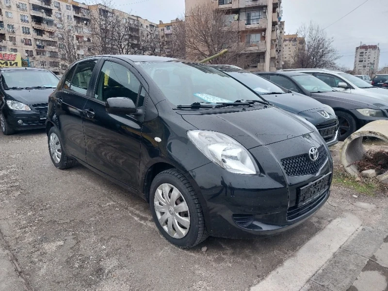 Toyota Yaris  бензин Отлична , снимка 1 - Автомобили и джипове - 48412278