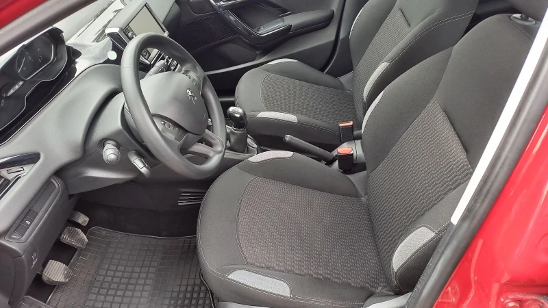 Peugeot 208 1, 0i 69к.с , снимка 11 - Автомобили и джипове - 49660879