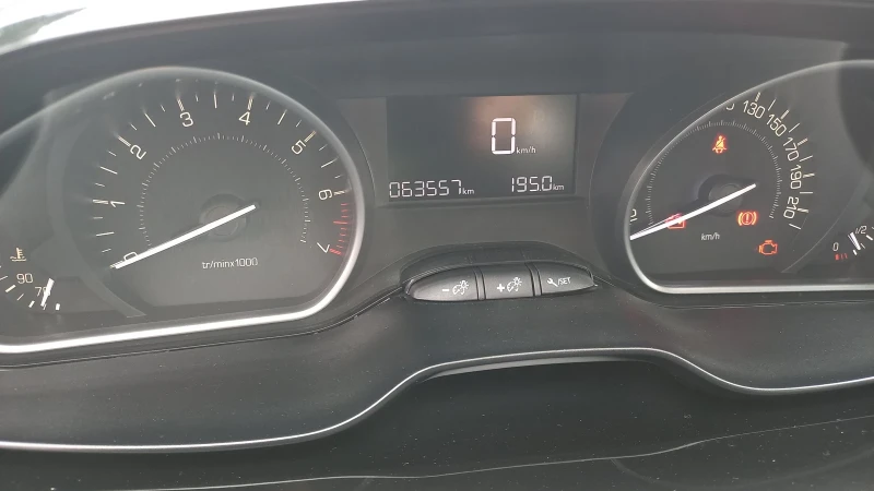 Peugeot 208 1, 0i 69к.с , снимка 16 - Автомобили и джипове - 49660879