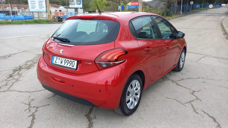 Peugeot 208 1, 0i 69к.с , снимка 6 - Автомобили и джипове - 49660879
