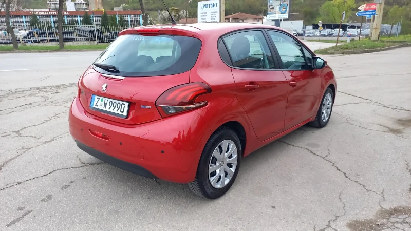 Peugeot 208 1, 0i 69к.с , снимка 9 - Автомобили и джипове - 49660879