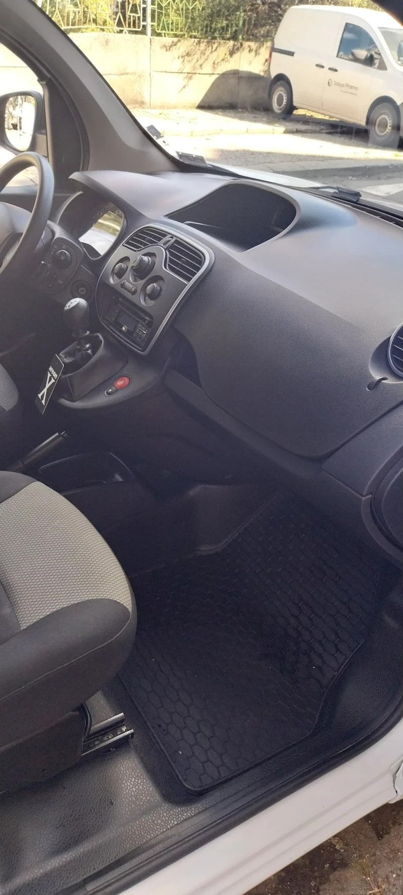 Renault Kangoo, снимка 10 - Автомобили и джипове - 51948801