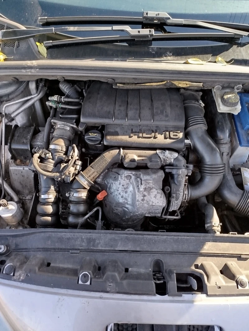 Peugeot 308 1.6 HDI, снимка 12 - Автомобили и джипове - 52429089