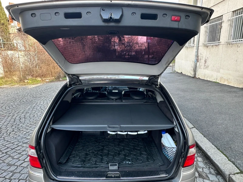 Mercedes-Benz E 320, снимка 8 - Автомобили и джипове - 53402593