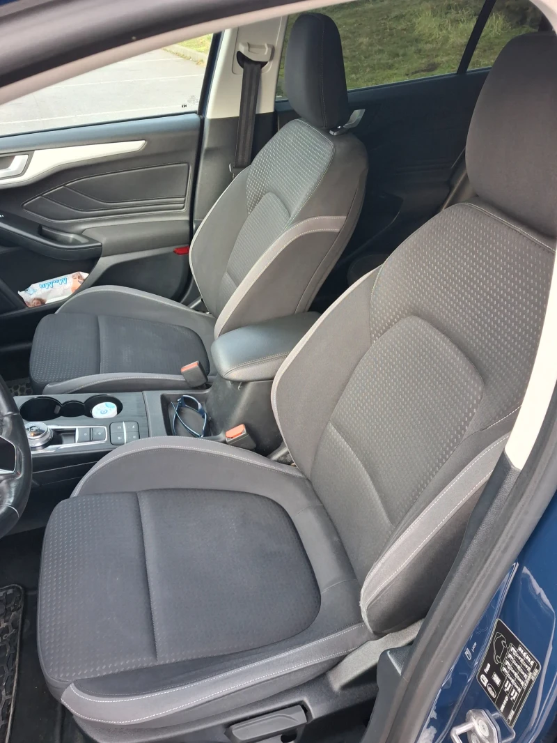 Ford Focus 1.5tdci, снимка 9 - Автомобили и джипове - 53567193