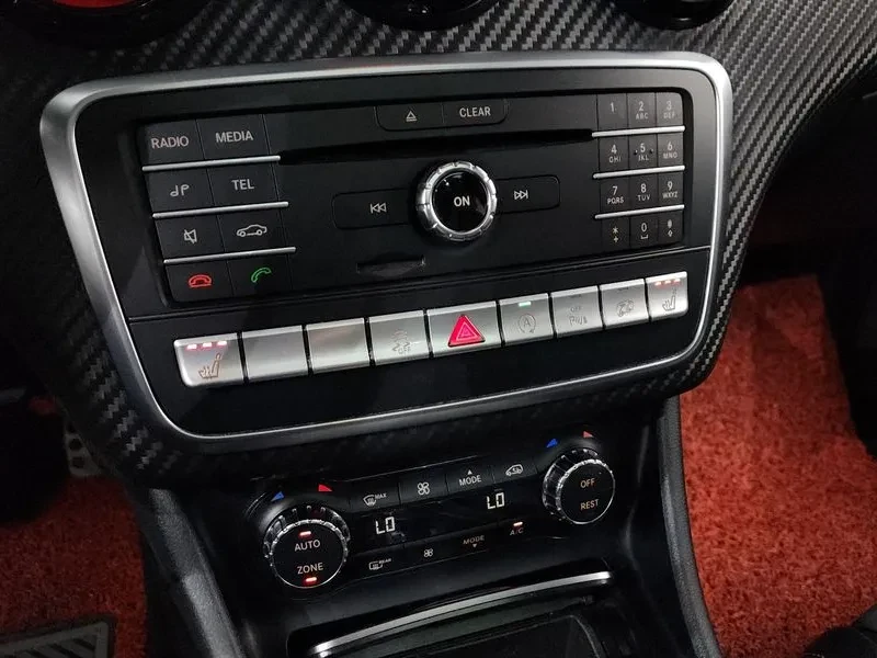 Mercedes-Benz A45 AMG 4Matic, снимка 15 - Автомобили и джипове - 55830327
