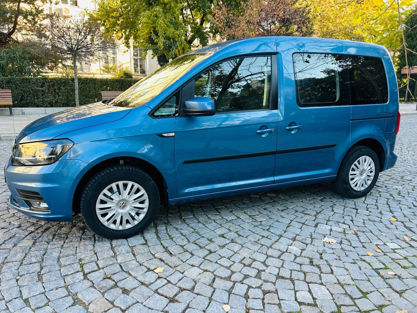 VW Caddy 1.4 i ТGI - изображение 2